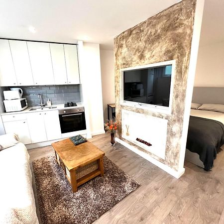 Modern Studio Apartment With Free Wifi Лондон Екстер'єр фото